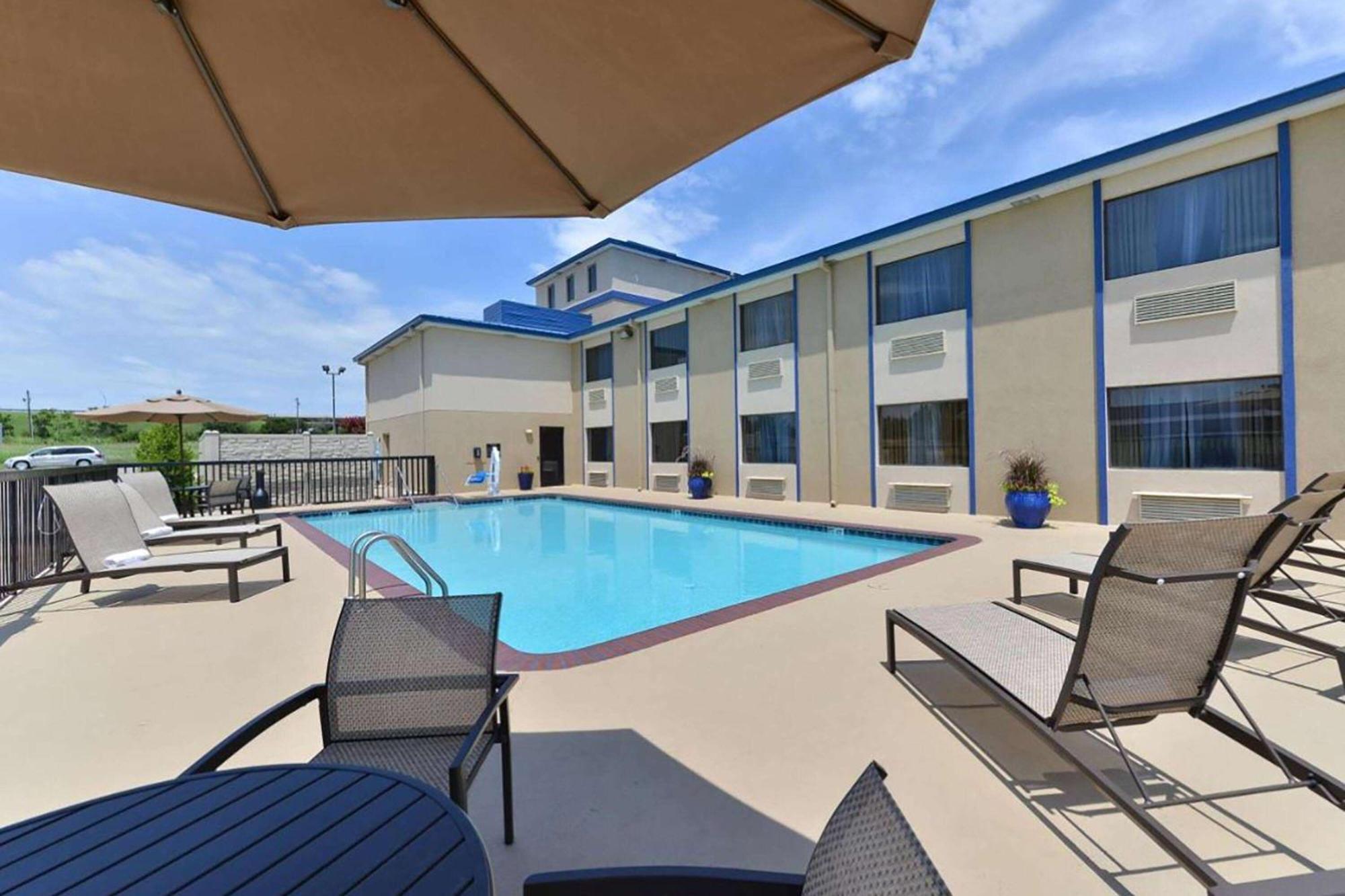Baymont By Wyndham Ardmore I-35 Bagian luar foto